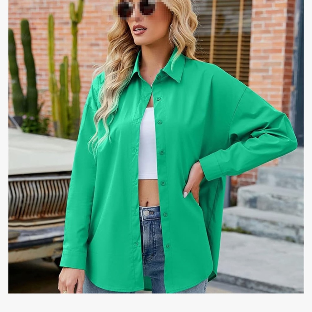 Green long sleeve button front shirt w/high low hem line